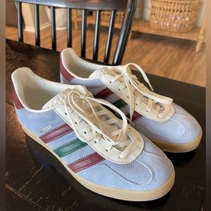 Adidas gazelles that I wore once. Size 8.5 womens 7.5 men’s.
